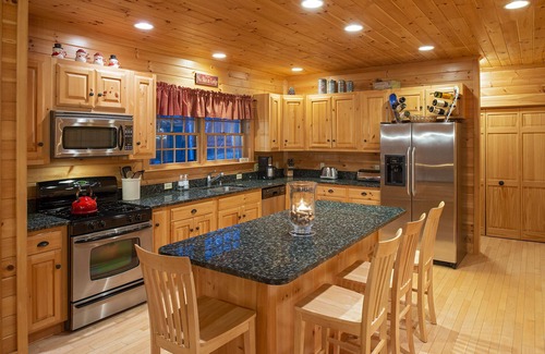 Greenwood House | Cabin w/Views, Grill, Sauna, Pool Table, Games