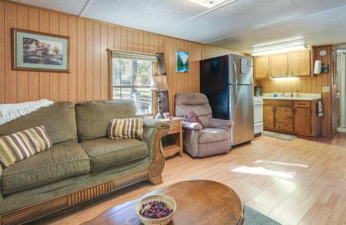 Branson West House | Cabin with Fire Pit - 12 Mi to Silver Dollar City!