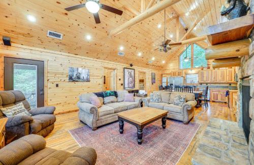 Broken Bow House | Cabin with Hot Tub and Wraparound Deck in Broken Bow!