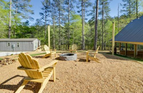Heflin Apartment | Cabin with Lake Access Near Talladega Natl Forest