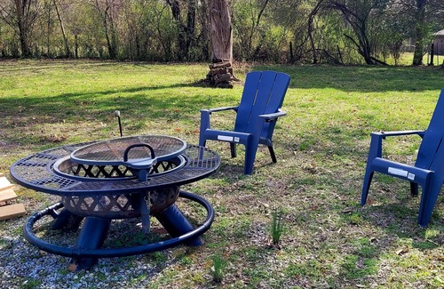 Clarksville Cabin | Cabin with loft , 5 miles away from the college of the Ozarks and Ludwig Lake….