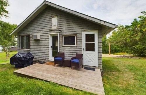 Glenwood Cabin | Cabin with private beach access to Lake Minnewaska