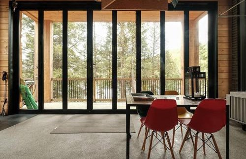 Eastman House | Cabin Zoobox 81