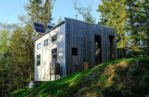 Eastman House | Cabin Zoobox 83