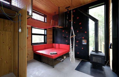 Eastman House | Cabin Zoobox 84