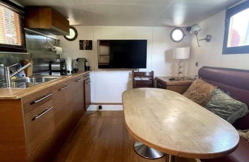Quartier de la Muette Apartment | Cabine sur Péniche à Bagatelle
