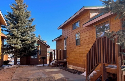 Mammoth Creek Cabin | Cabins by Panguitch Lake: Where Rustic Charm Meets Amazing Fishing!