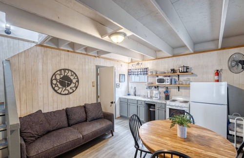 Concan Cabin | Cabins by the Frio River - River Rock Cabin #5