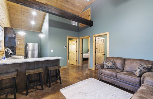 Wilsonville Cabin | CABINS OF LAY LAKE AT BEESWAX CABIN #1