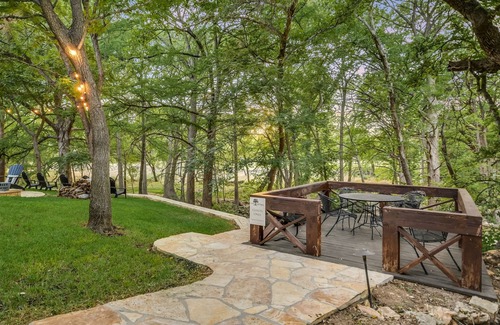Wimberley Cabin | Cabins on the Square: Sunshine Suite #1