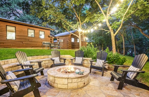 Wimberley Cabin | Cabins on the Square: Sunshine Suite #1