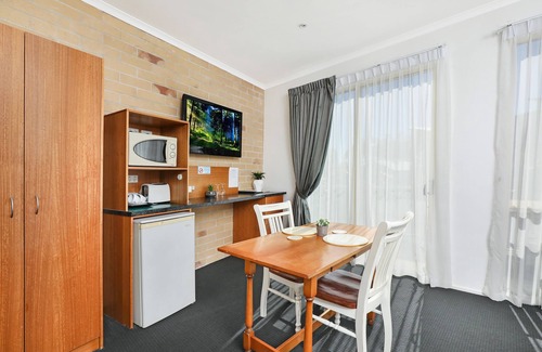 Caboolture South Hotel | Caboolture Riverlakes Motel