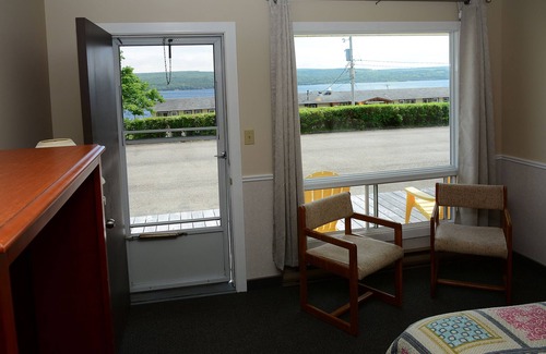 Baddeck Hotel | Cabot Trail Motel