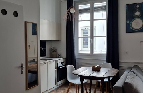 Puvis De Chavannes - Le Lycee Apartment | Cachette Royale