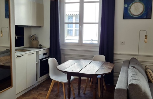 Puvis De Chavannes - Le Lycee Apartment | Cachette Royale