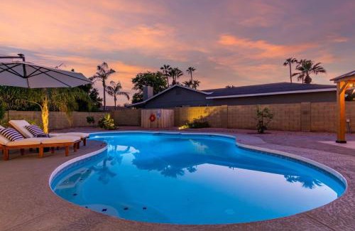 Paradise Valley Village House | Cactus Glen Free Htd Pool GameRoom Cabana Bar