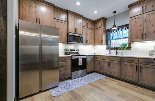 San Angelo House | Cactus Hotel W/2BR & 2.5BA
