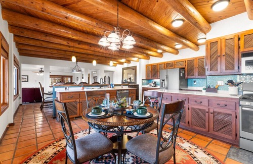 Alpine House | Cactus Rose - Enjoy wildlife and mountain views close to downtown Alpine