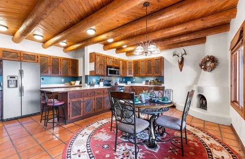 Alpine House | Cactus Rose - Enjoy wildlife and mountain views close to downtown Alpine