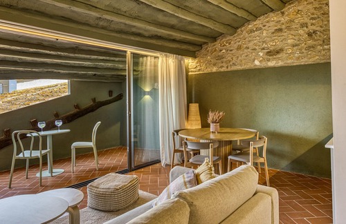 Palau-Saverdera Apartment | Cadaques Apartment.