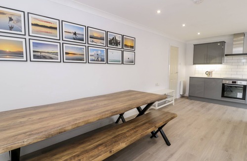 Newborough House | CAE TEG, pet friendly, with a garden in Niwbwrch (Newborough)