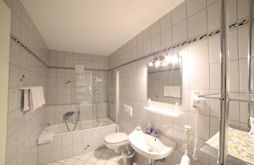 Kelheim House | Café am Donautor
