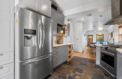 Barrio Santa Rosa House | Cafe Beck - Mins to Downtown!