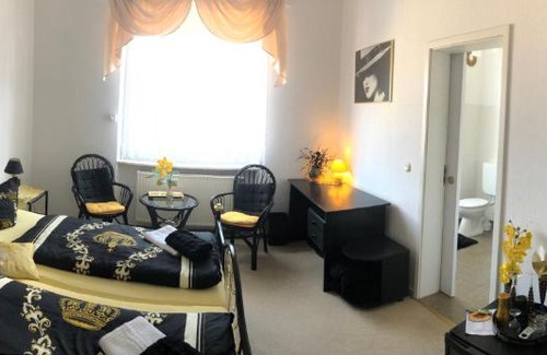 Tangermuende House | Cafe & Pension JL
