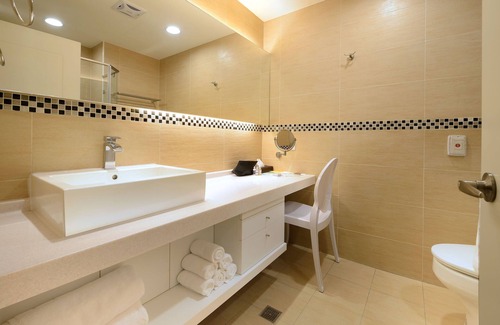 Jiji Hotel | Caffir garden hotel