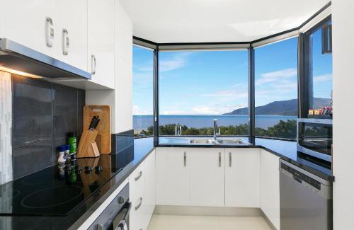 Cairns North Apartment | Cairns Luxury Waterview Apartment