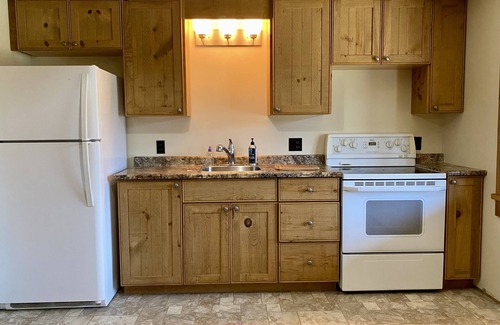 Minden Hills Cottage | Cajun Cabin - A private Nature Retreat
