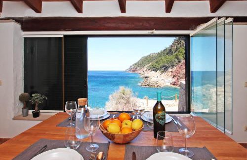 Estellencs House | Cala Estellencs Beach House by Slow Villas