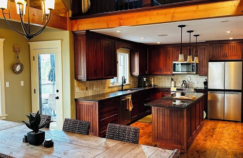 Greater Madawaska Cottage | Calabogie Lakefront House.