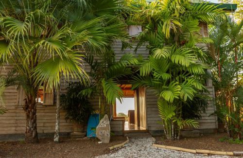 Manzanillo Hotel | Calamocha Lodge