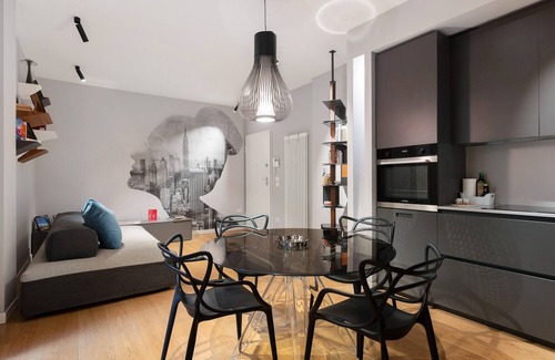 Historic Center Apartment | Caldarese Apartment with Balcony by Wonderful Italy