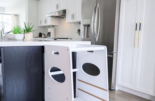 Caledon House | Caledon family escape with Crib