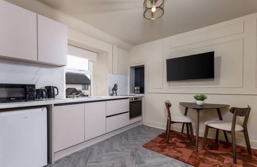 Tillicoultry Apartment | Caledonia Suite by The Wallace Monument