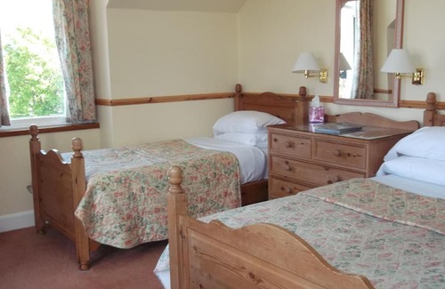 Fort Augustus Hotel | Caledonian Hotel