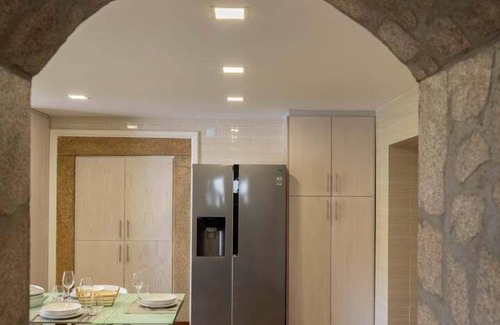 Cardielos House | Calejo House – Pool & Sports & Grill Retreat