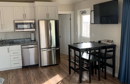 Escalante House | Calf Creek Cottage- clean home with beautiful views!