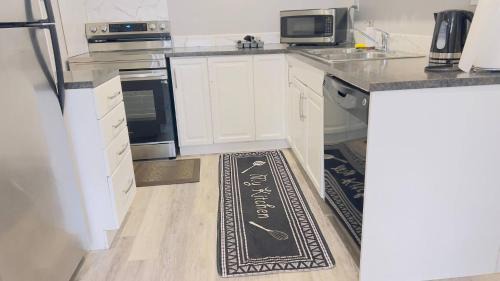 Calgary House | Calgary Airport Stay Private Suite 1Bed