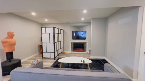 Calgary House | Calgary Airport Stay Private Suite 1Bed