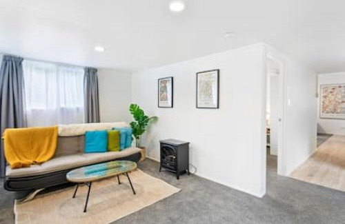 Sandringham Apartment | Calgary Cottage with air con