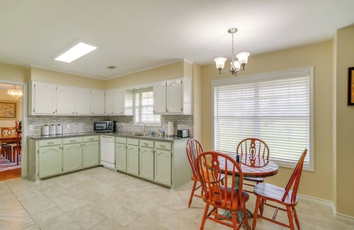 Calhoun House | Calhoun Home w/Spacious Interior & Backyard!