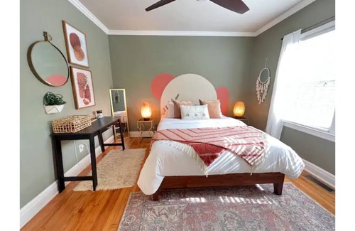 Huntsville House | Cali in the Huntsville Valley