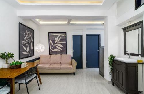 Pali Hill Apartment | Calisto 2BHK Khar W by The Bombay Home Company