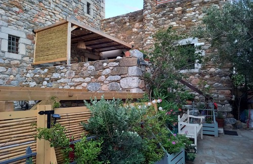 Alika House | Calliope traditional retreat next to the sea