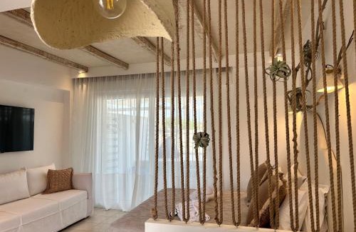 Paralia Dionysiou Apartment | Calliopes by the sea boutique suites