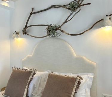Paralia Dionysiou Apartment | Calliopes by the sea boutique suites