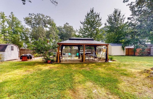 Shady Side House | Calloway Drive Retreat